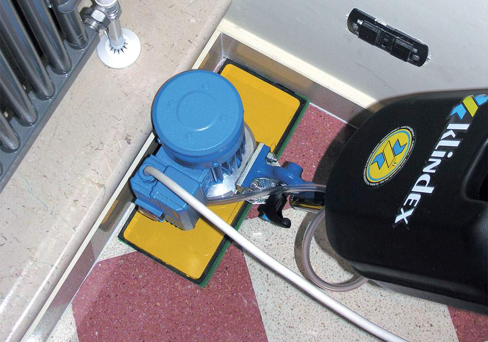 Oscillating floor machine, ideal tool for those smaller areas, Klindex Mini Power